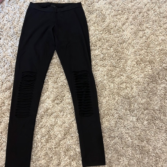 Black Boutique Hole Leggings - Picture 1 of 3